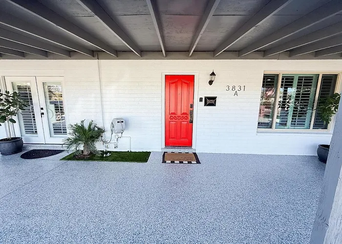Holiday home Old Town Comfort - Walkable - Renovated - Firepit Scottsdale
