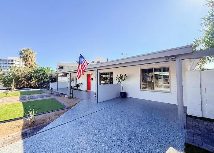 Holiday home Old Town Comfort - Walkable - Renovated - Firepit Scottsdale