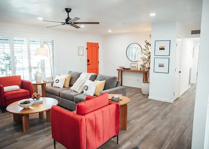 Old Town Comfort - Walkable - Renovated - Firepit Holiday home Scottsdale