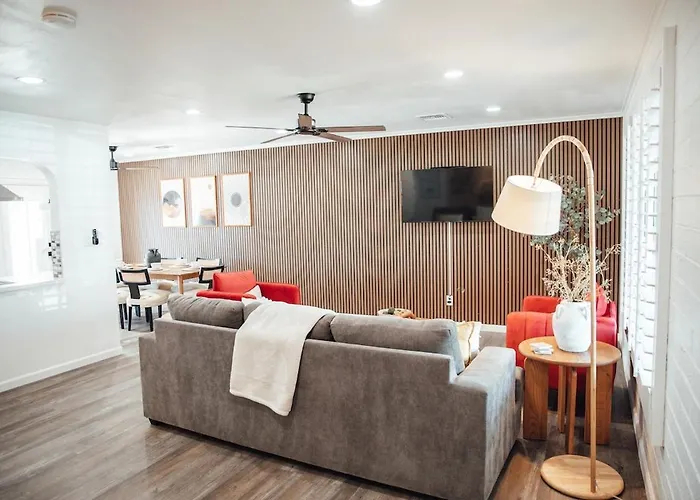 Holiday home Old Town Comfort - Walkable - Renovated - Firepit Scottsdale