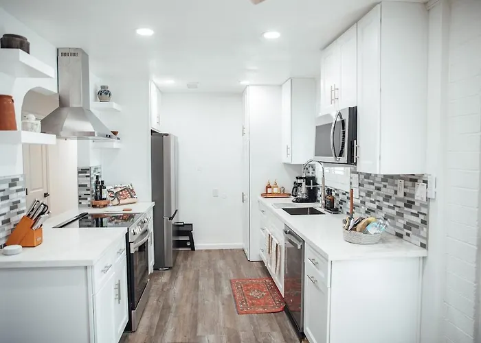 Holiday home Old Town Comfort - Walkable - Renovated - Firepit *