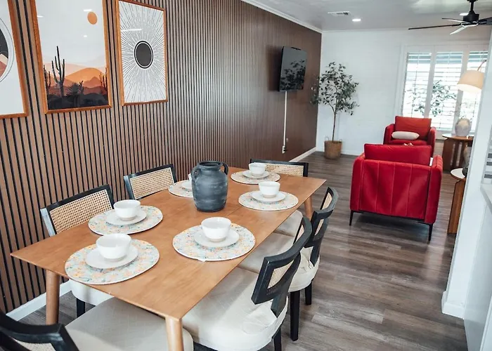 Holiday home Old Town Comfort - Walkable - Renovated - Firepit Scottsdale