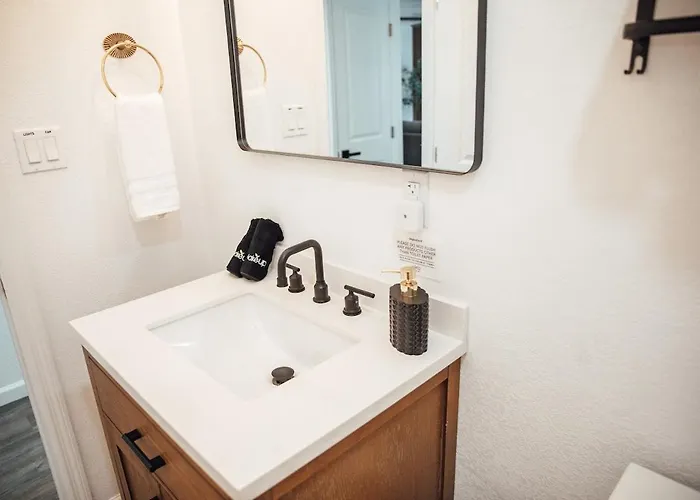 Holiday home Old Town Comfort - Walkable - Renovated - Firepit *