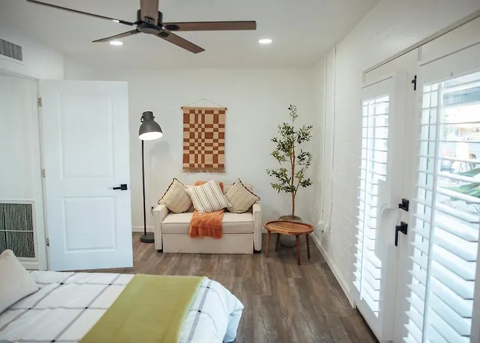 Holiday home Old Town Comfort - Walkable - Renovated - Firepit Scottsdale