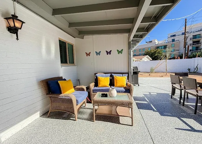 Old Town Comfort - Walkable - Renovated - Firepit * Scottsdale